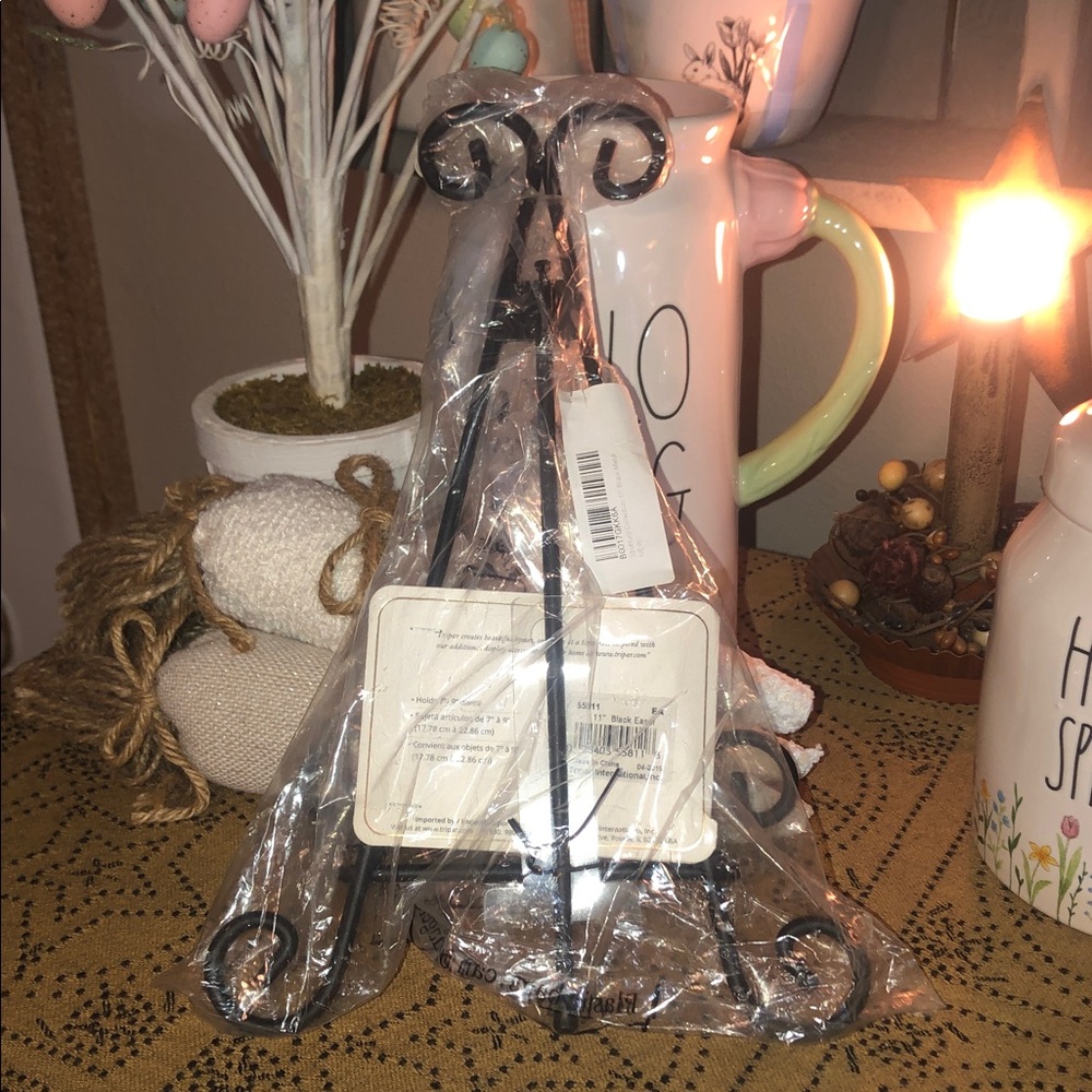 Tripar International Medium 11” Black Metal Display Easel (55811) - Picture 4 of 9